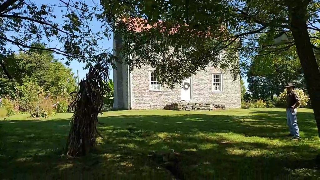 Photo of historic stone house in May's Lick Kentucky from the late 1700s